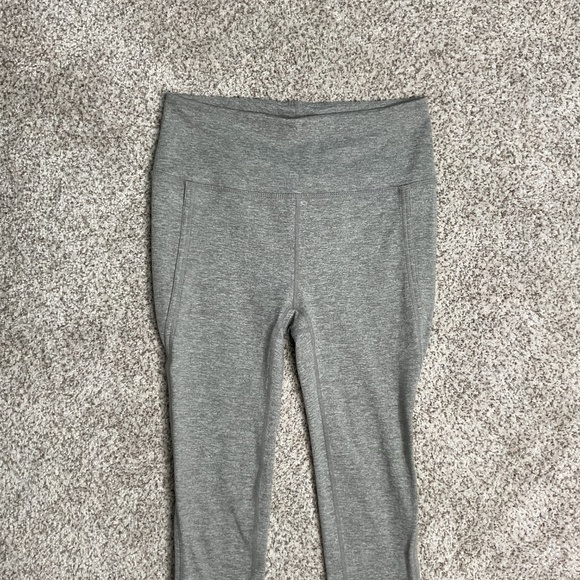 FREE PEOPLE MOVEMENT Cropped Leggings Heather Gray Cutout Activewear Workout S - Picture 6 of 11